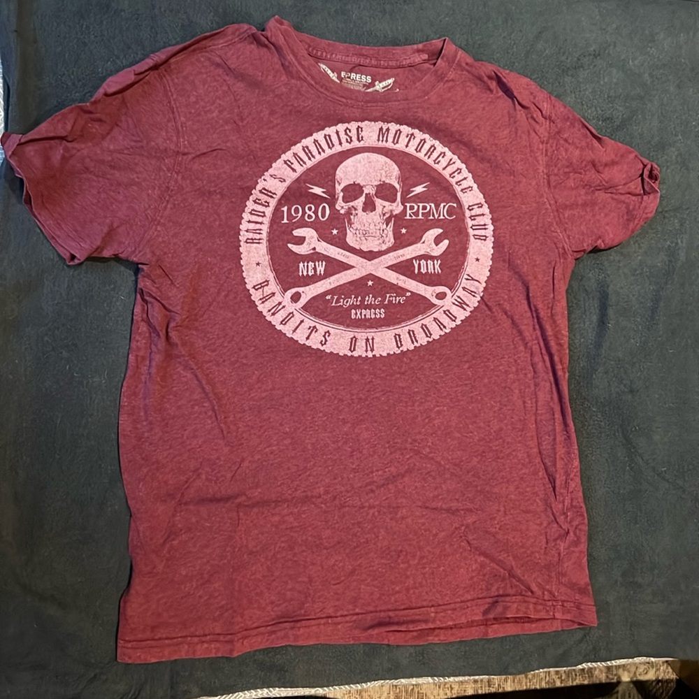 Express men’s graphic tee